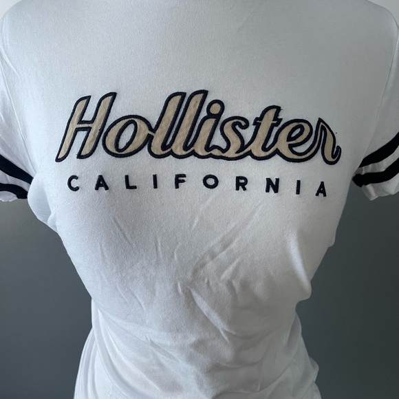 Hollister California T-Shirt - Picture 2 of 3